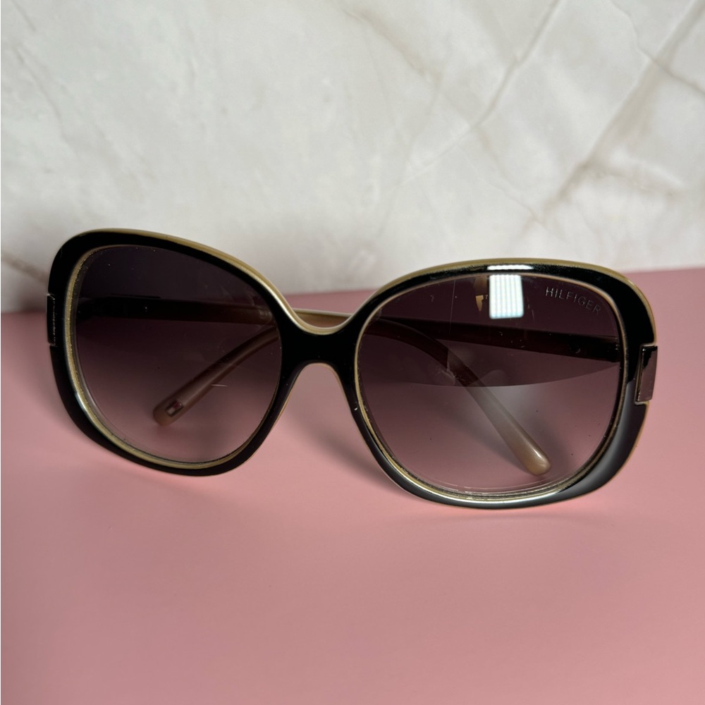Tommy Hilfiger  Large Oval Sunglasses, Great Condition
